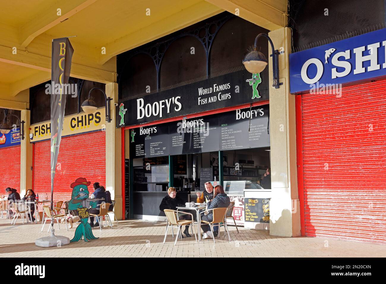 Boofy's Fish and Chip Cafe unter dem Pavillon, Barry Island, South