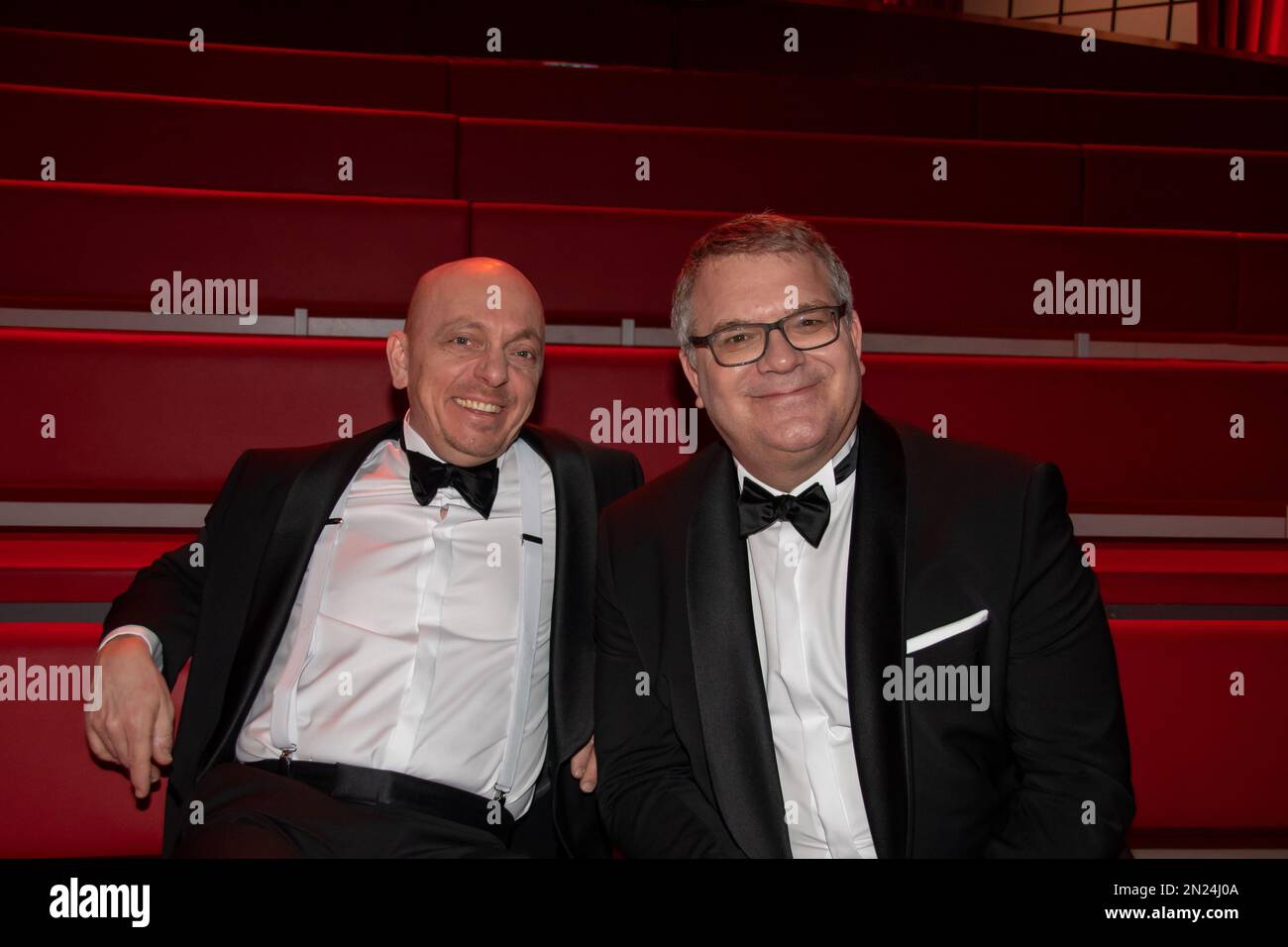 Bernhard Hoecker, Elton beim Fototermin nach der Aufzeichnung der 1000. Ausgabe von -wer weiss denn sowas- (ARD) im Studio Hamburg. Hamburg, 6.02.202 Stockfoto