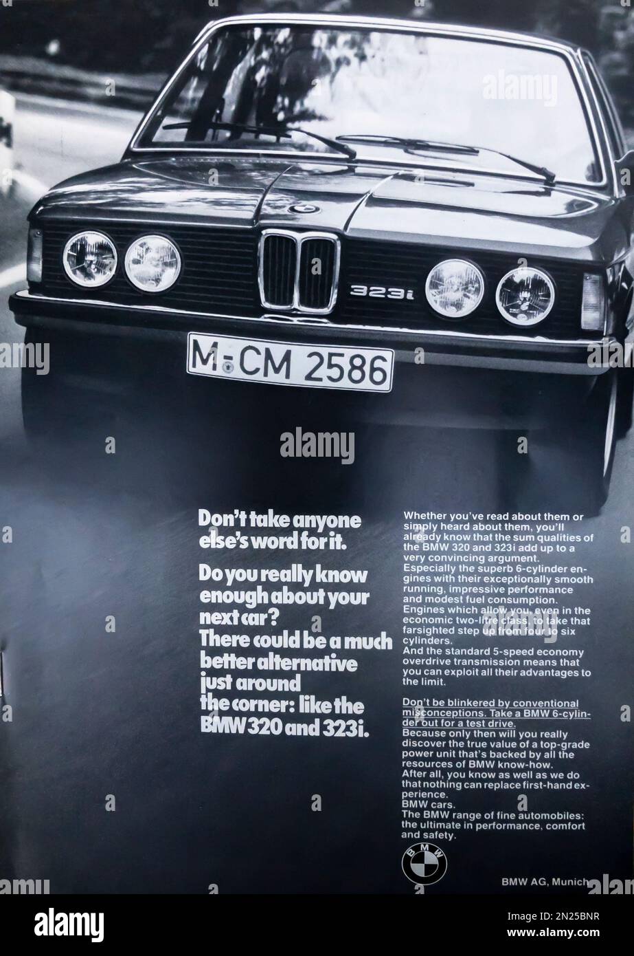 BMW 320-Werbeanzeige in einem Magazin 1982. Werbung für 1980er Autos Stockfoto