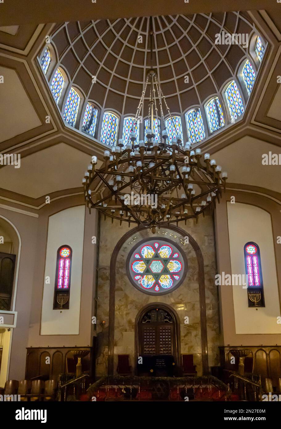Innenseite der Neve-Shalom-Synagoge im Karaköy-Viertel von Beyoğlu, Istanbul, Türkei. Stockfoto