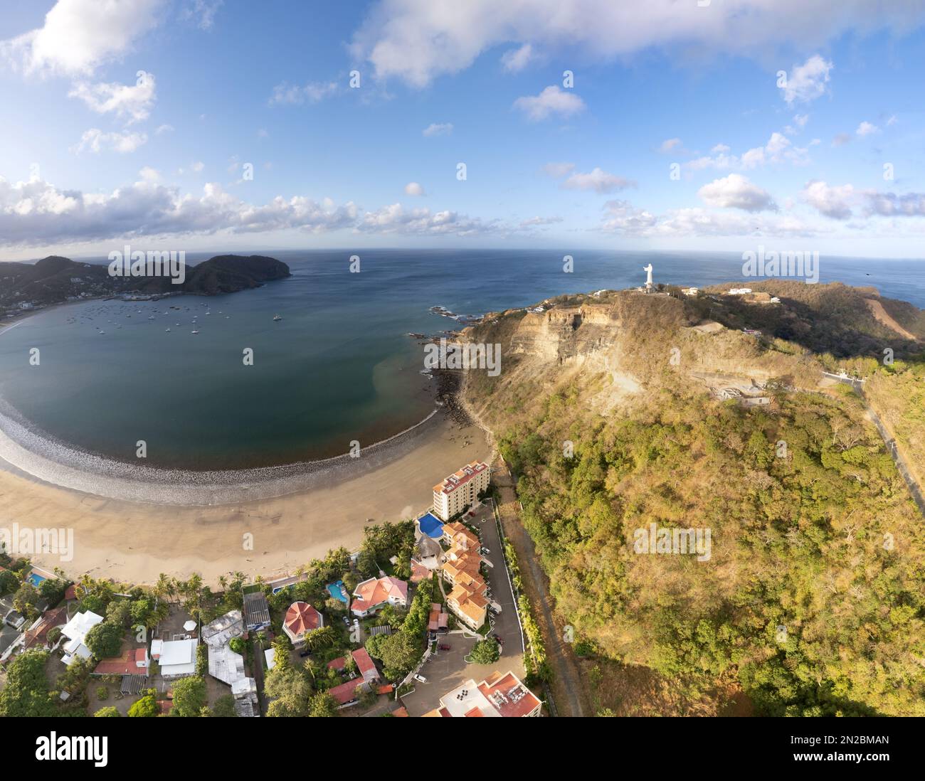 San Juan Del Sur Bay aus der Vogelperspektive bei Sonnenaufgang Stockfoto