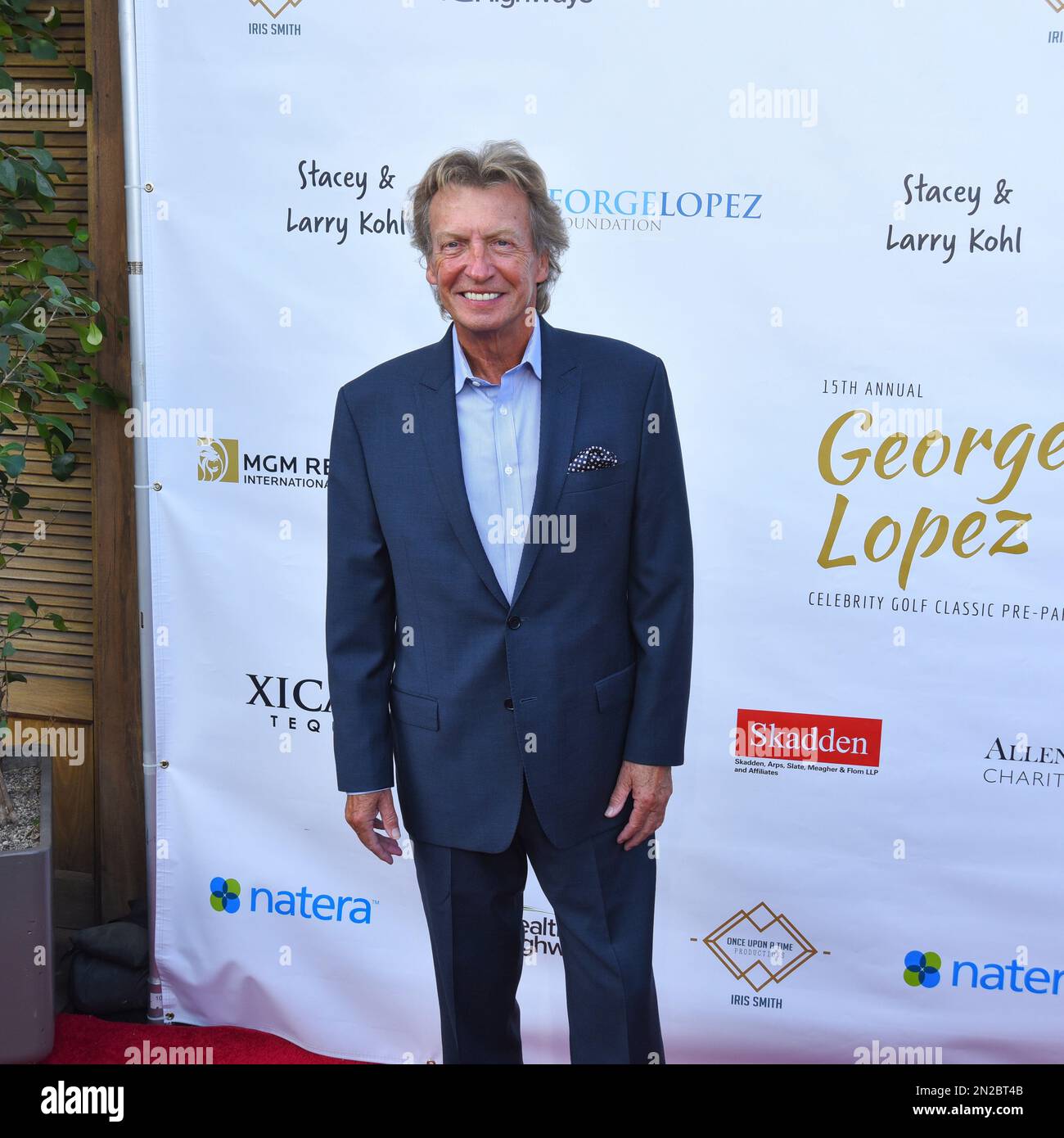 Nigel Lythgoe nimmt an der jährlichen George Lopez Celebrity Golf Classic Pre-Party 15. Teil. Foto: Michael Mattes/michaelmattes.Co Stockfoto