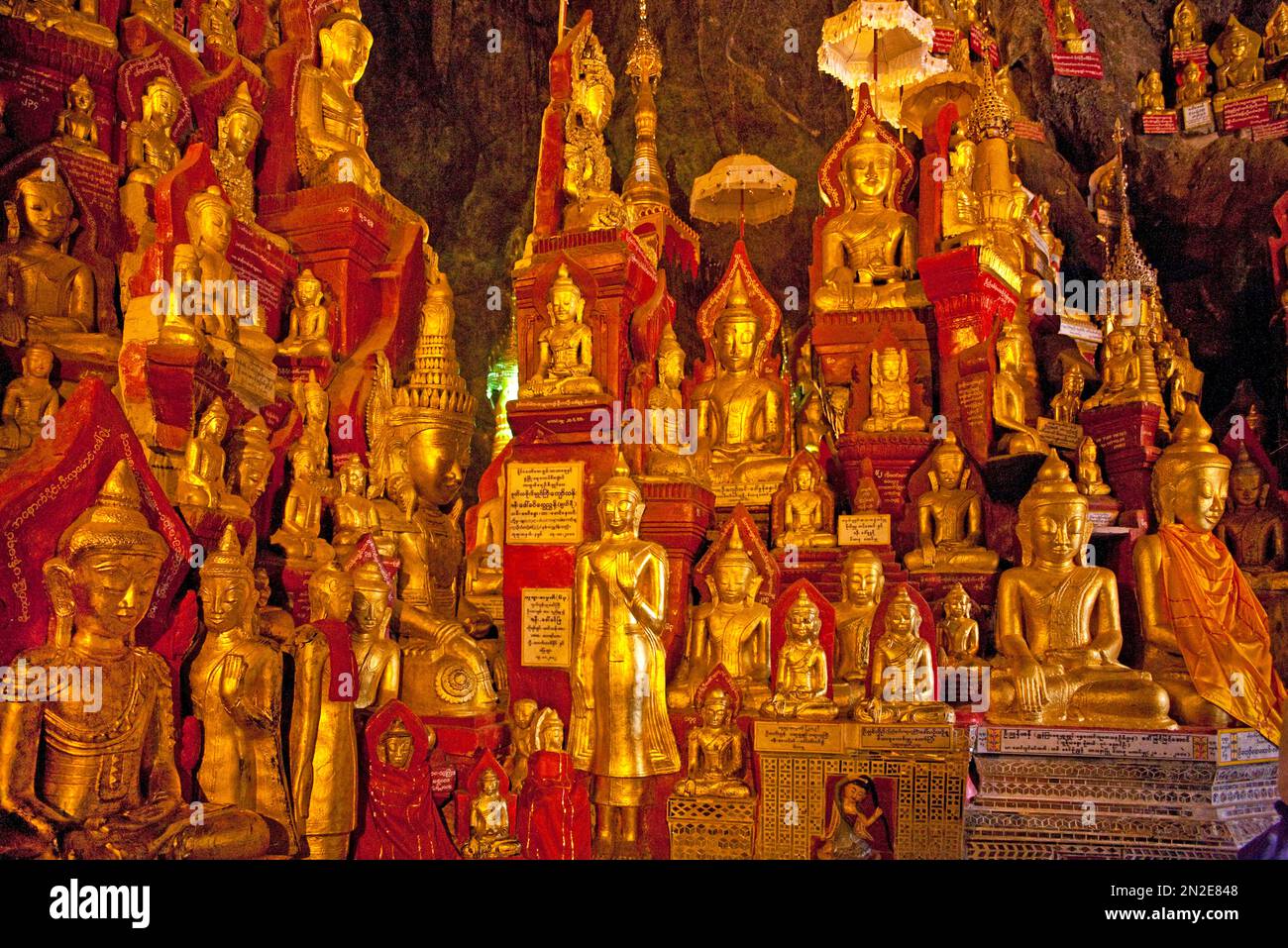 Pindaya Höhle mit über 8000 Buddha-Statuen, Shwe U Min Pagode, Pindaya, Myanmar, Pindaya, Myanmar Stockfoto