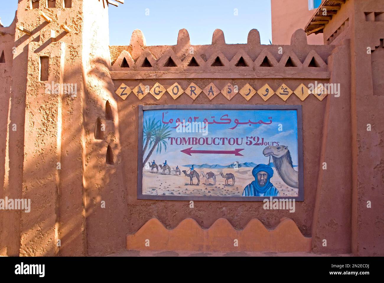 Unterschreiben Sie Kamelkarawanen nach Timbuktu, Zagora, Marokko Stockfoto