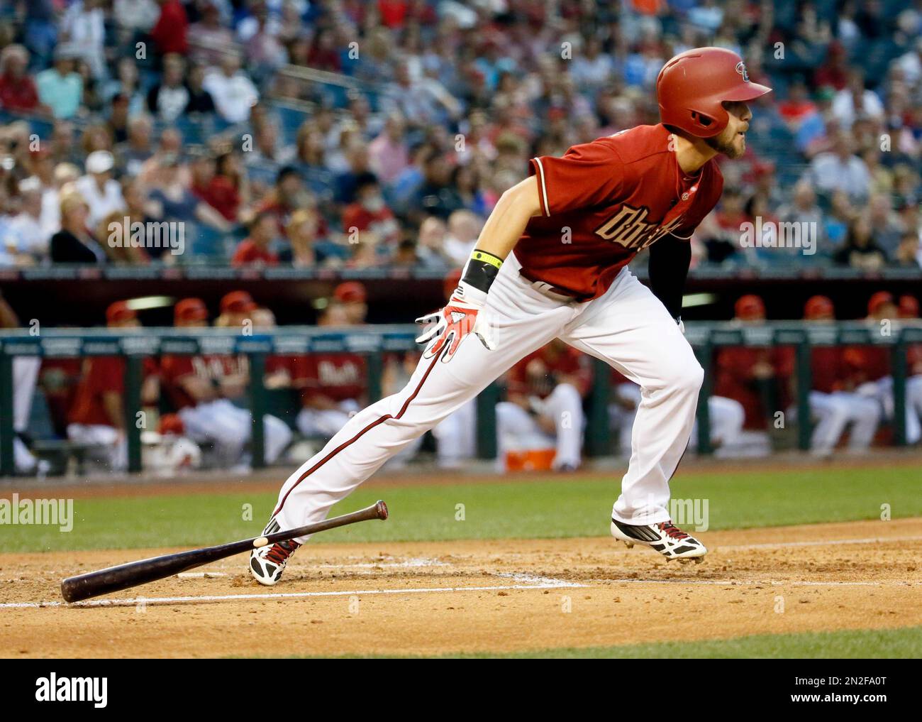 Arizona Diamondbacks center fielder Ender Inciarte connects for a base hit during the first inning of a baseball game against the Texas Rangers, Wednesday, April 22, 2015, in Phoenix. (AP Photo/Matt York) Stockfoto