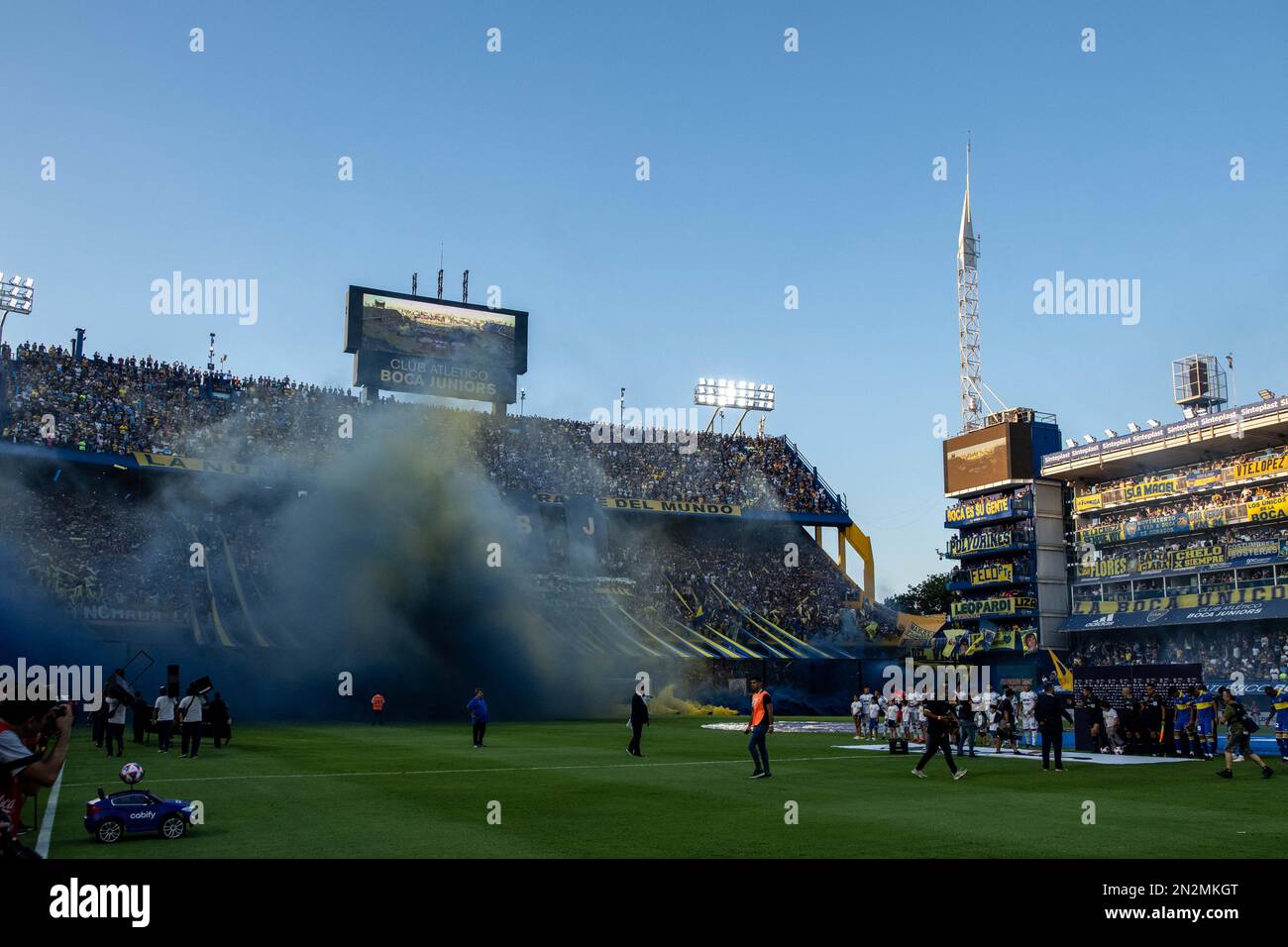 Argentinien, Buenos Aires, 05. Februar 2023: Eine allgemeine Betrachtung des Stadions La Bombonera vor dem Torneo Binance 2023 der argentinischen Liga Profesional MAT Stockfoto