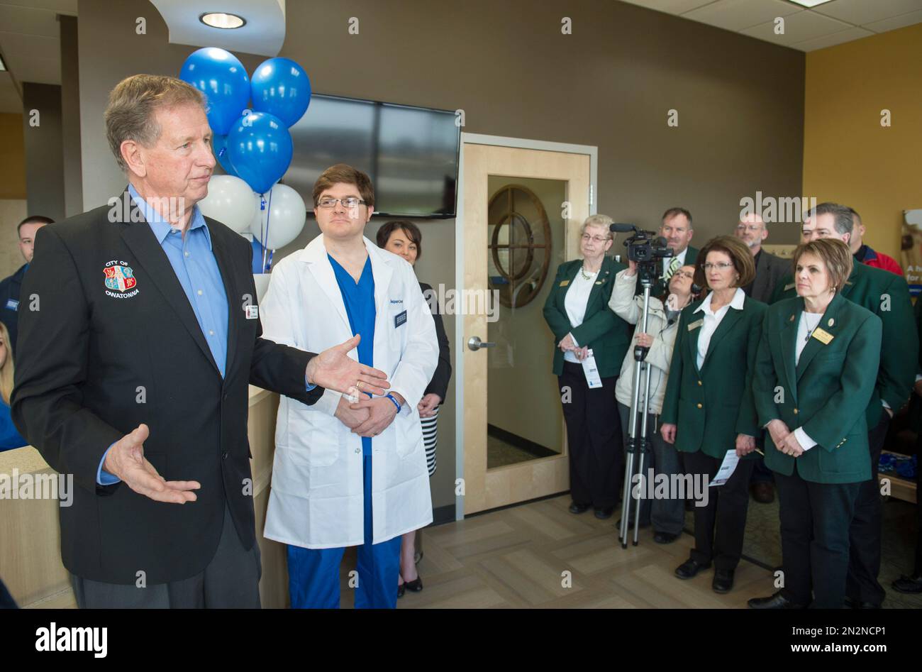 IMAGE DISTRIBUTED FOR ASPEN DENTAL Owatonna Mayor Tom Kuntz , left, Dr. Nick Berge