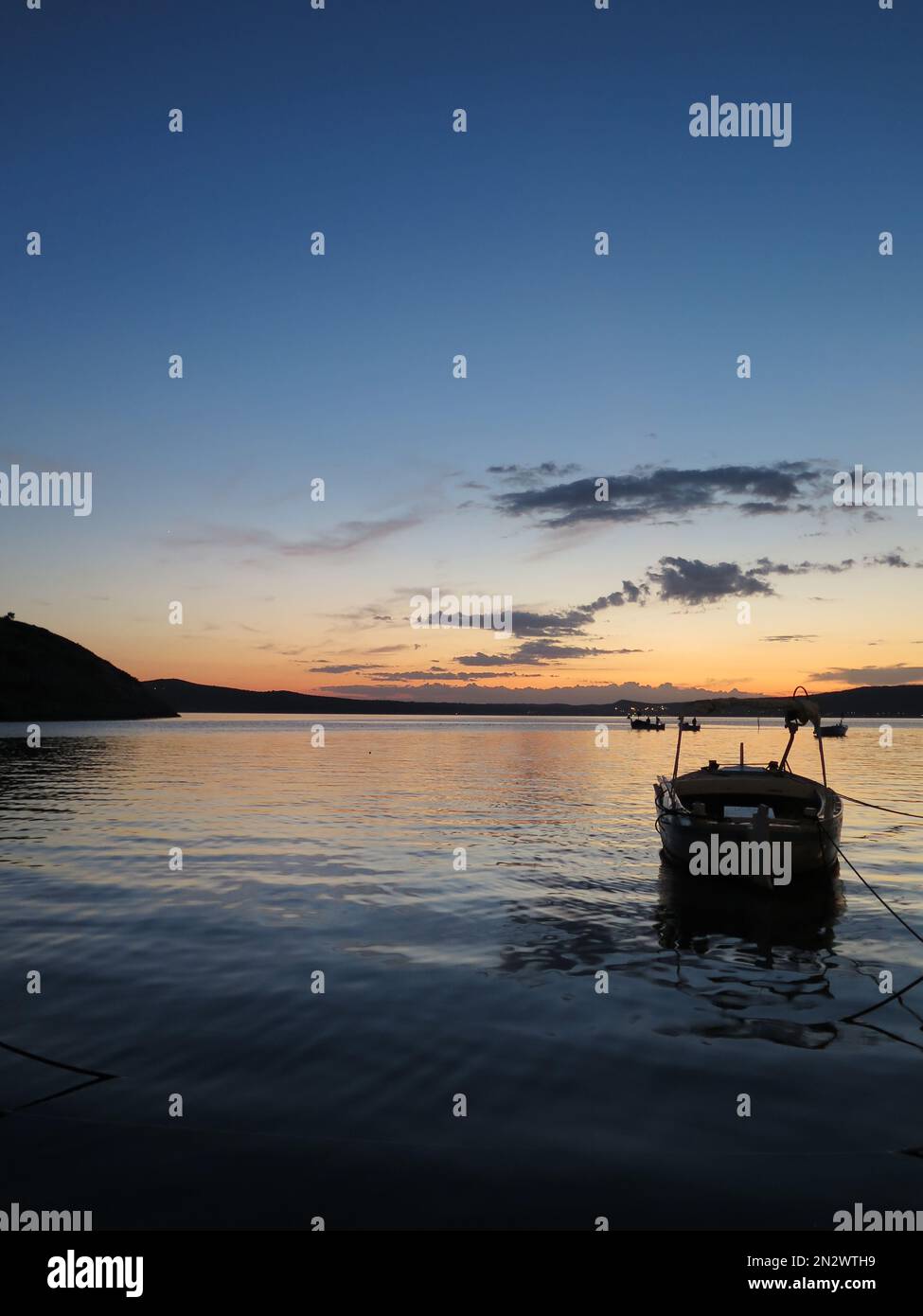 Sonnenuntergang in Novigrad Dalmacija Croatia, ruhige Nachtansicht Stockfoto