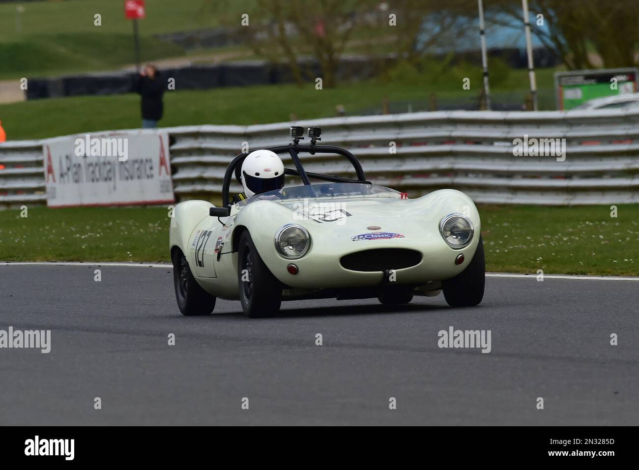 Martyn Hayward, Andrew Hayward, Ginetta G4, Adams und Page Swinging Sixties, Gruppe 2, Autos über 2000cc, aufgeteilt in 6 Klassen G bis I, 40 Minuten Stockfoto