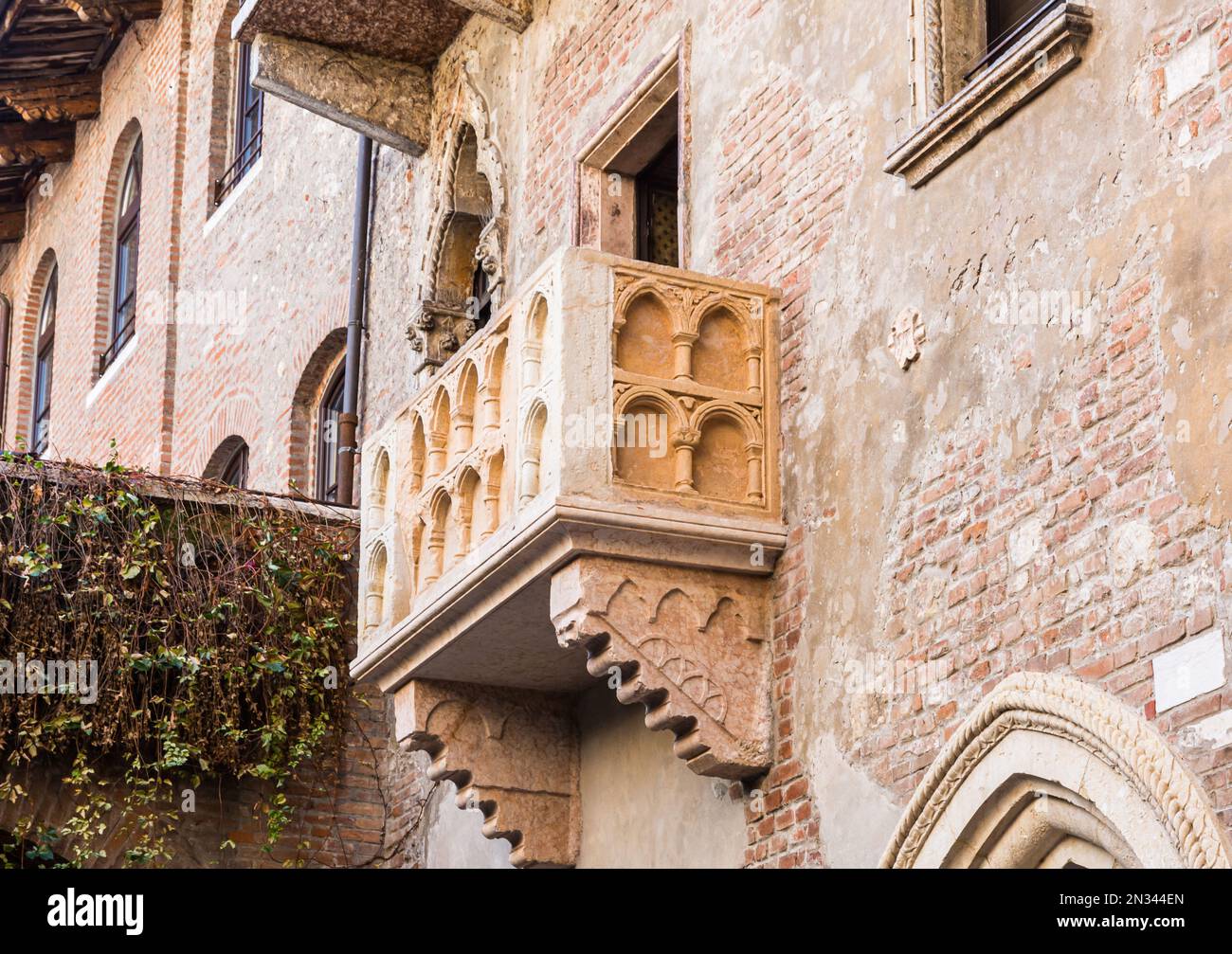 Balkon der Julia - Haus-Museum der Julia, beschrieben von William Shakespeare - historisches Zentrum von Verona, Veneto, Norditalien - Europa Stockfoto