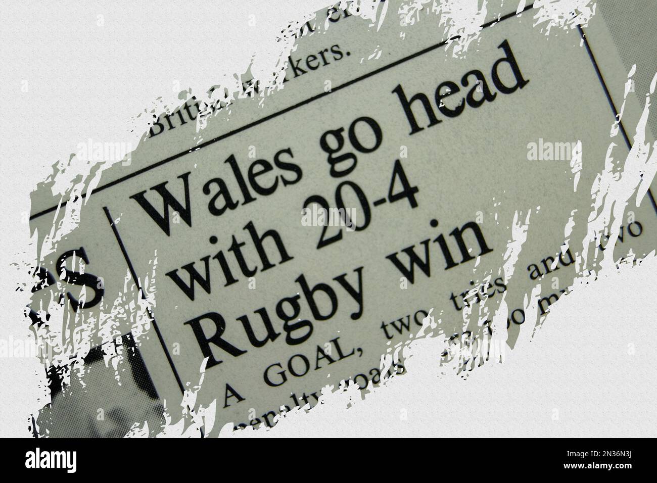 Wales Schieß los. mit 20-4 Rugby-Sieg – News Story aus 1975 Zeitungsüberschrift mit Überlagerung Stockfoto