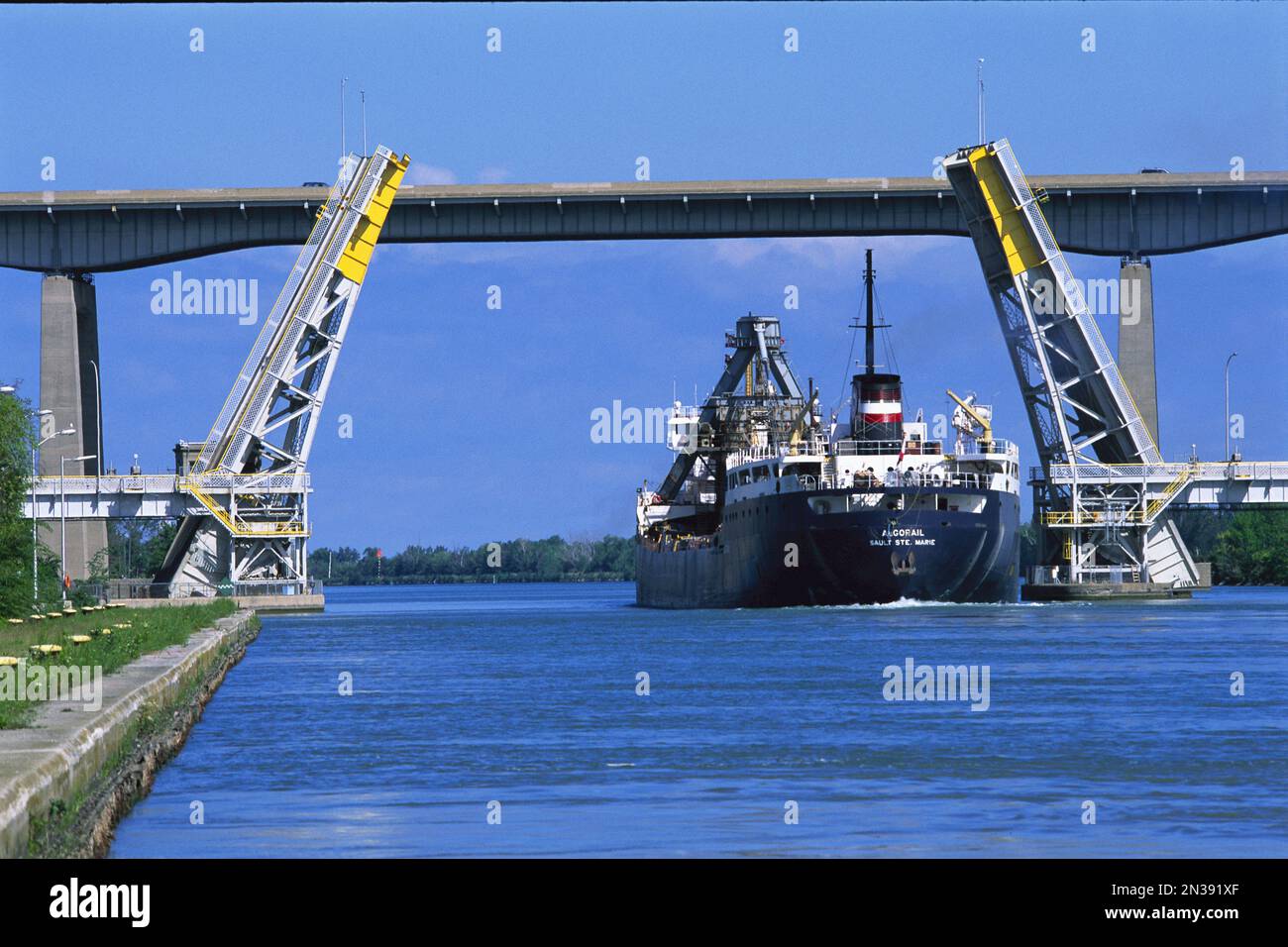 Schiff, Welland Canal, St. Catharines, Ontario, Kanada Stockfoto