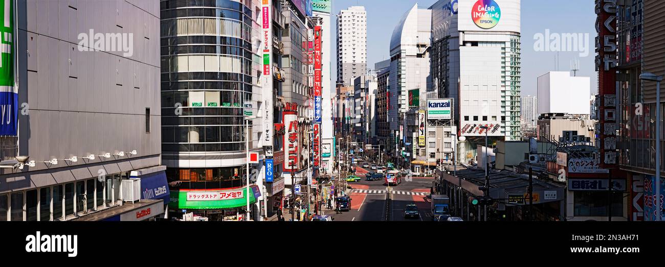 Überblick über die Straße, Shinjuku District, Tokio, Japan Stockfoto