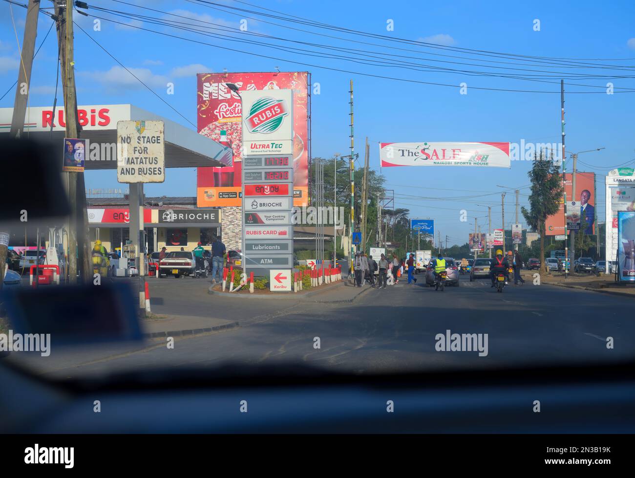Eine Rubis Energy-Tankstelle entlang der Langata Road, Nairobi KE Stockfoto