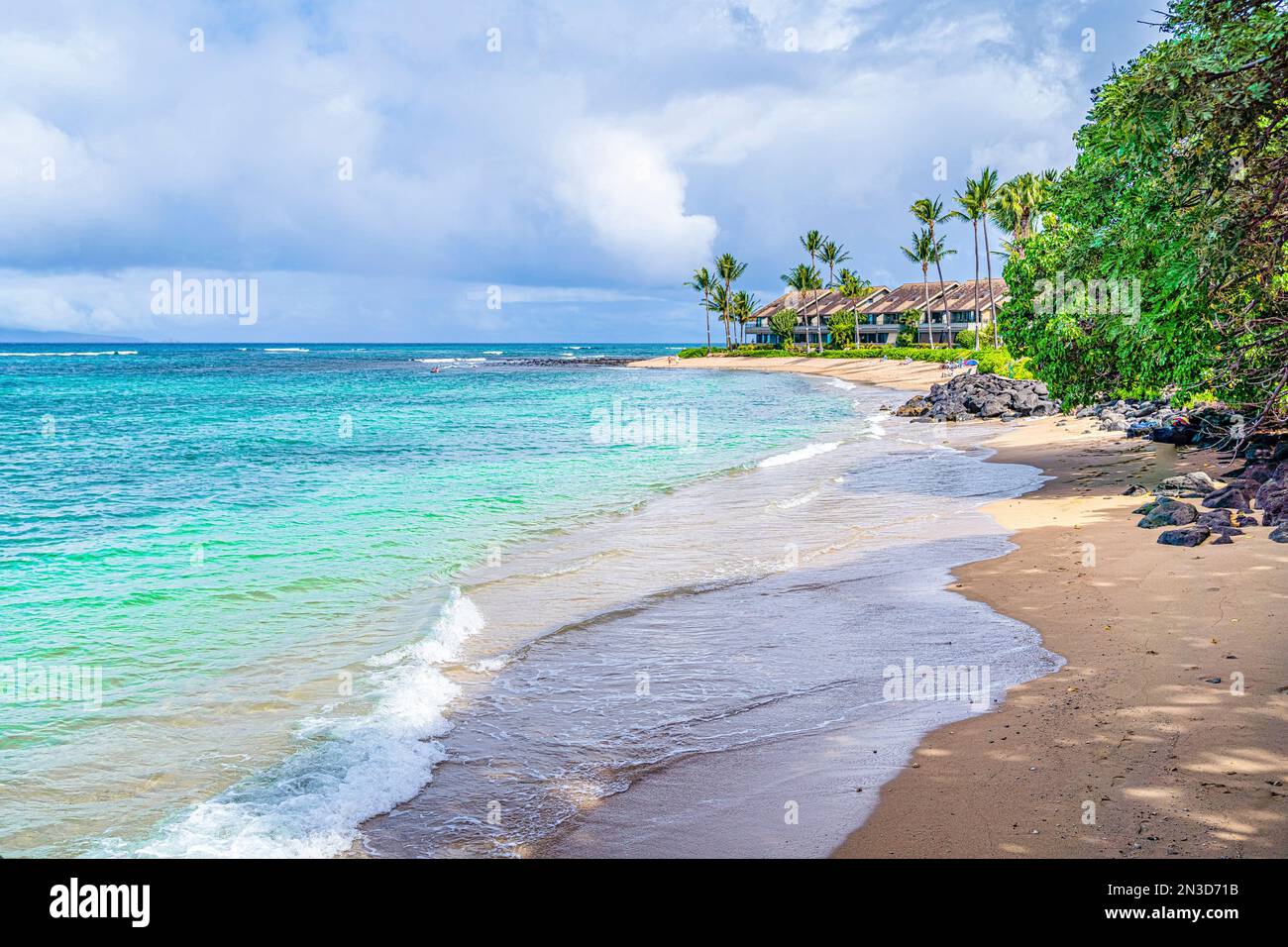 Surfen am Ufer in einem Strandresort in Lahaina; Maui, Hawaii, USA Stockfoto