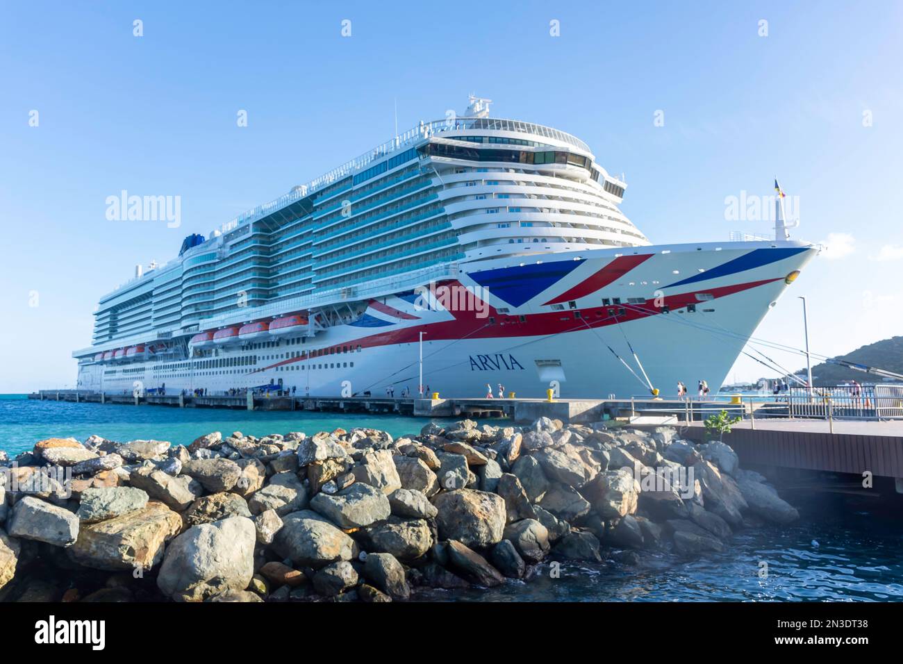 P&O Arvia Kreuzfahrtschiff am Dock, Road Town, Tortola, Britische Jungferninseln (BVI), kleine Antillen, Karibik Stockfoto