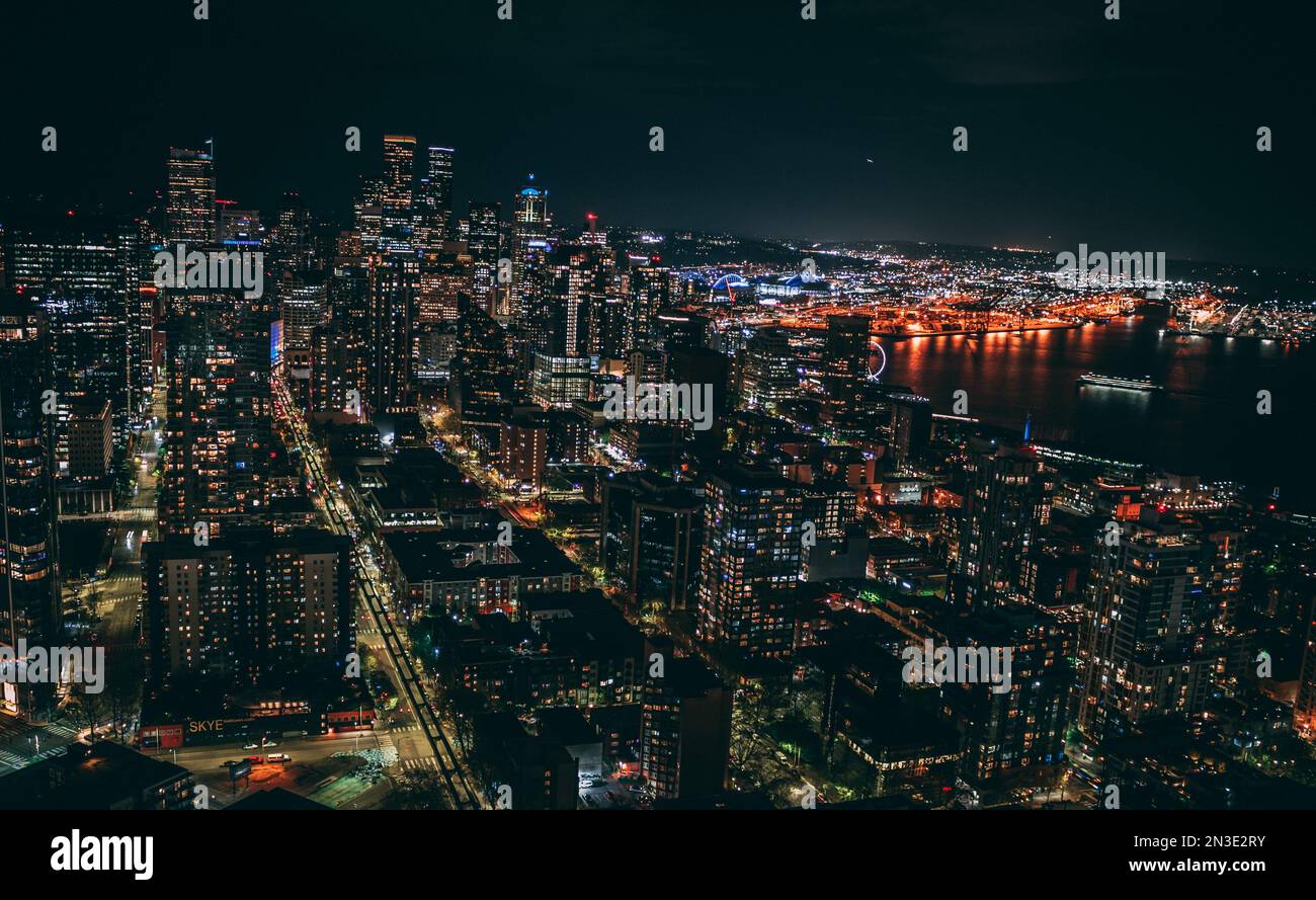 Seattle bei Nacht von der Weltraumnadel Stockfoto