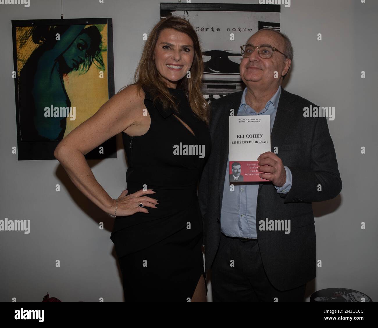 Rencontre-Dédicace avec les auteures Valérie Perez-Ennouchi et Sophie Cohen Ben-Dor ' Eli Cohen, le héros du Mossad ', à l'Appart Renoma - Paris Stockfoto