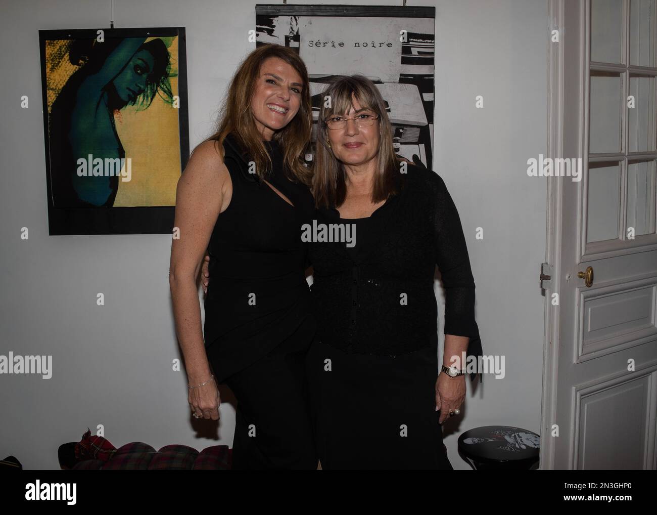 Paris - Rencontre-Dédicace avec les auteures Valérie Perez-Ennouchi et Sophie Cohen Ben-Dor " Eli Cohen, le héros du Mossad ", à l'Appart Renoma . Stockfoto