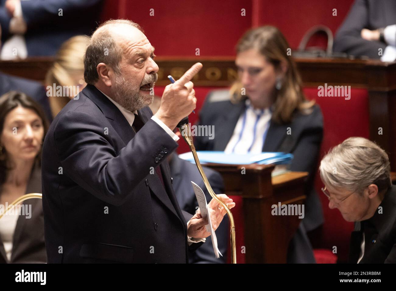 Der französische Justizminister Eric Dupont-Moretti nimmt am 07. Februar 2023 an einer Fragestunde mit Fragen an die Regierung in der französischen Nationalversammlung in Paris Teil. Foto: David Niviere/ABACAPRESS.COM Stockfoto