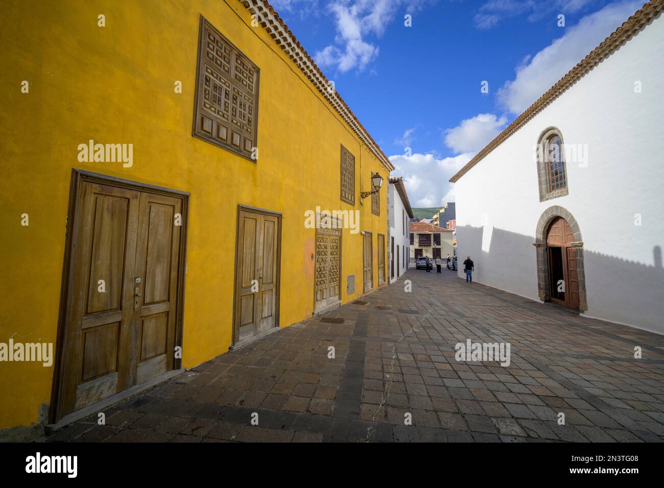 Altes Haus neben der Kirche De La Ascuncion, San Sebastian, La Gomera, Spanien Stockfoto