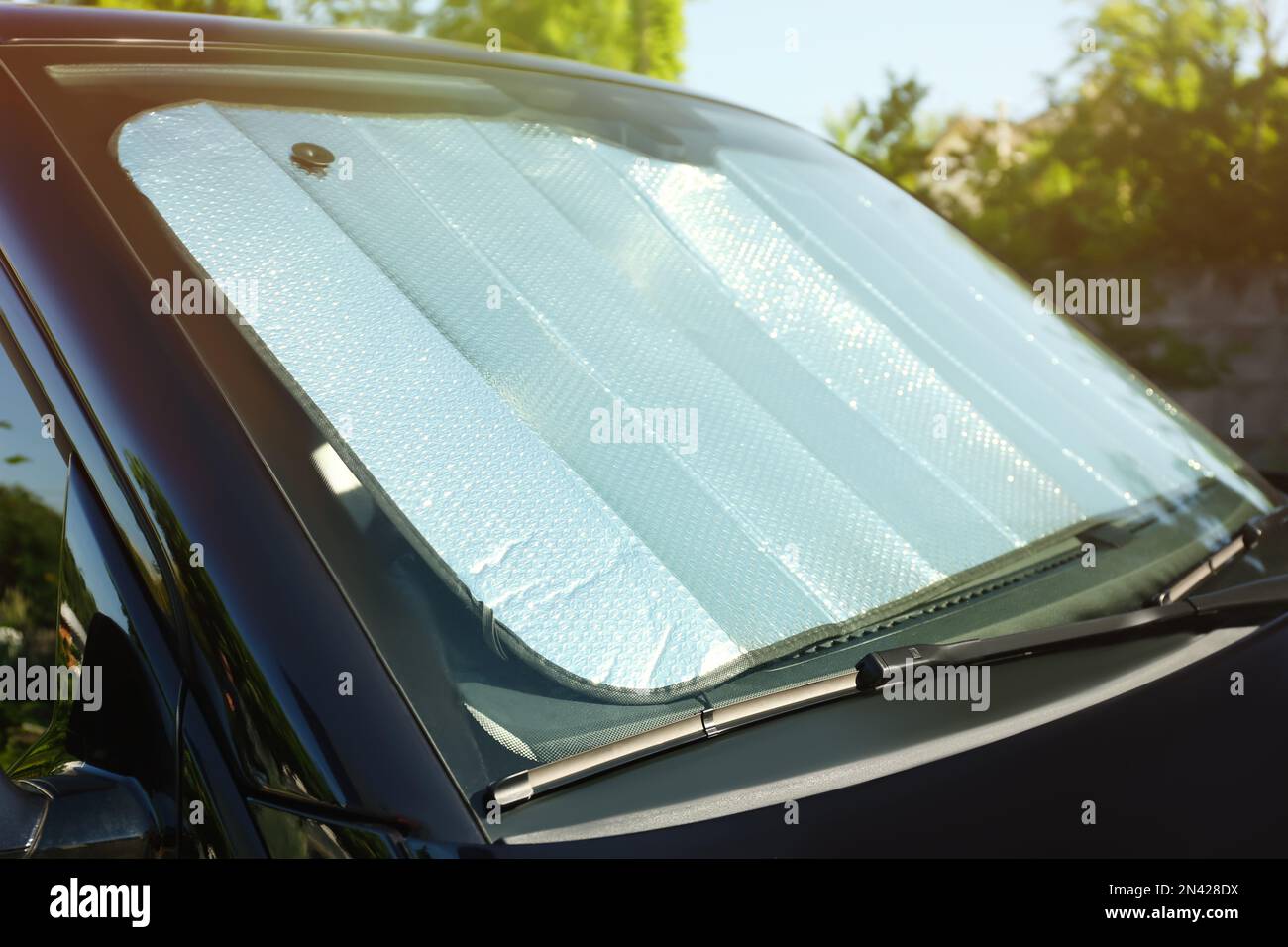 Sonne-Reflektor Windschutzscheibe. Schutz des Bereichs Auto vor direkter  Sonneneinstrahlung Stockfotografie - Alamy
