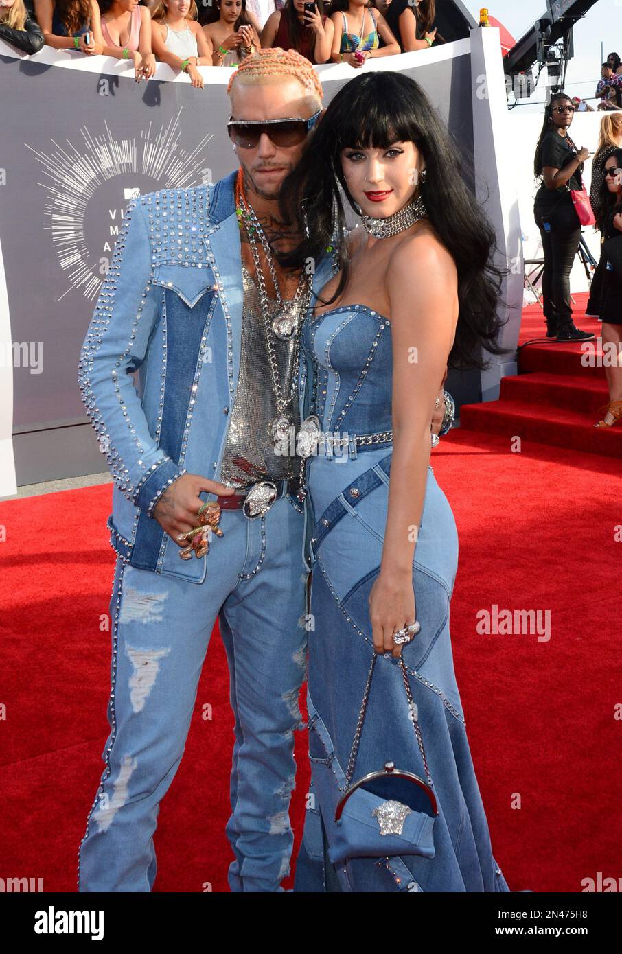 Riff Raff and Katy Perry arrive at the MTV Video Music Awards at The Forum on Sunday, Aug. 24, 2014, in Inglewood, Calif. (Photo by Jordan Strauss/Invision/AP) Stockfoto