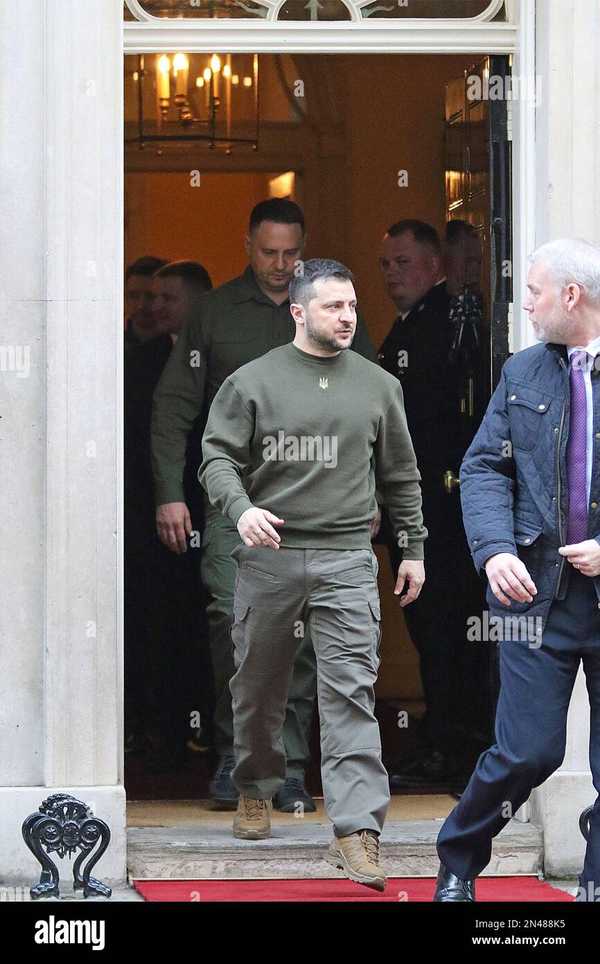 Der ukrainische Präsident Wolodymyr Zelenskyy traf den britischen Premierminister Rishi Sunak bei einem Besuch in der Downing Street 10. Anschließend sprach der ukrainische Führer an Parlamentsmitglieder. Stockfoto