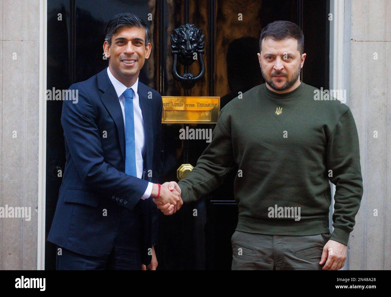 London, Großbritannien. 8. Februar 2023. Der ukrainische Präsident Wolodymyr Zelenskyy besucht Premierminister Rishi Sunak an der Downing Street Nr. 10 zu Gesprächen. Kredit: Mark Thomas/Alamy Live News Stockfoto