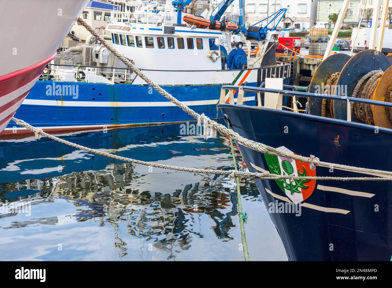Killybegs Fischereihafen, Trawler verlegt. County Donegal, Irland Stockfoto