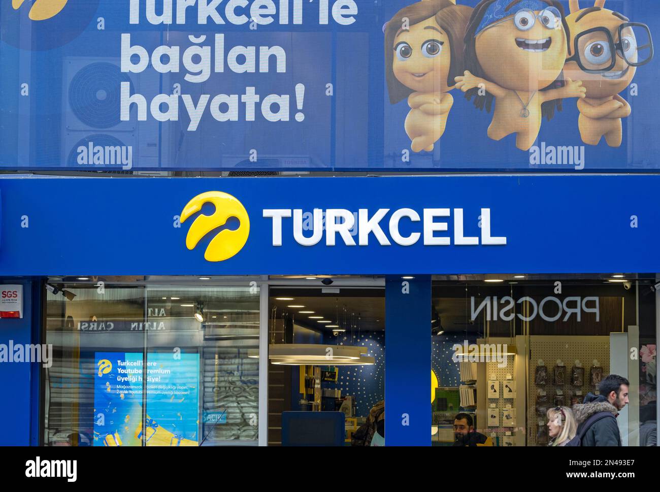 ISTANBUL - 14. JANUAR: Turkcell-Mobilfunkbüro in Istanbul, 14. Januar. 2023 in der Türkei Stockfoto