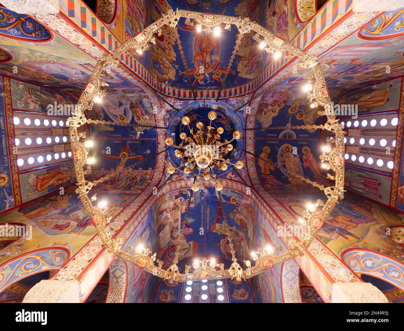 Trebinje, Hercegovacka Gracanica Kloster in Bosnien und Herzegowina. Decke einer orthodoxen Kirche. Heilige Figuren. Religion und christentum. Stockfoto