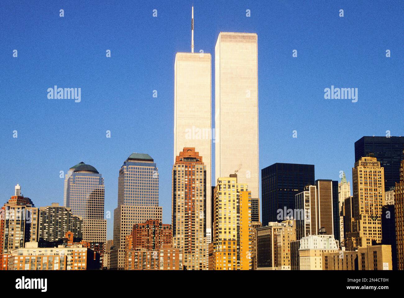 World Trade Center oder Twin Towers vor dem 9. Dezember 11. New York City Gebäude in der Innenstadt in der Skyline von Lower Manhattan vor dem Angriff im September 2001 in den 1970er Jahren Stockfoto