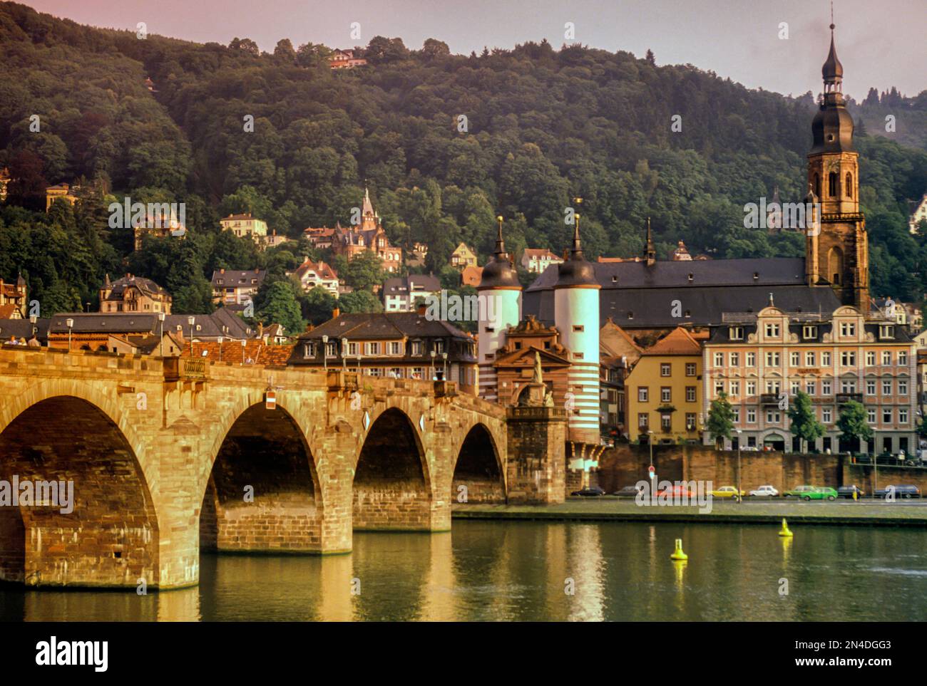 1989. HISTORISCHE KARL-THEODOR-BRÜCKE HEIDELBERG NECKAR DEUTSCHLAND Stockfoto
