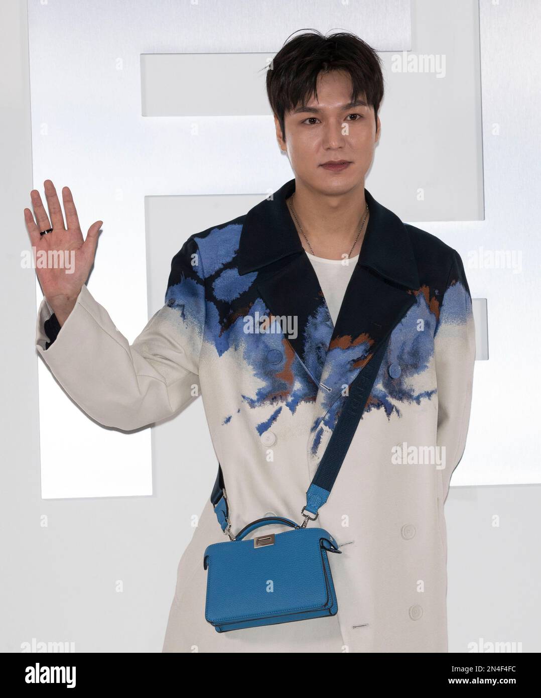 8. Februar 2023 - Seoul, Südkorea: Südkoreanischer Schauspieler Lee Min-ho, nimmt am 8. Februar 2023 an einem Fotoanruf für die Modemarke Fendi in der Dongdaemun DDP Art Hall in Seoul, Südkorea Teil. (Foto: Lee Young-ho/Sipa USA) Stockfoto