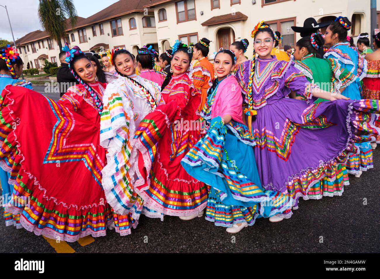 Mexikanische Folklorico-Tänzer. Martin-Luther-King-Day-Parade. - Süd-Los Angeles. WESTERN Ave und Martin Luther King Blvd. Kalifornien, USA Stockfoto
