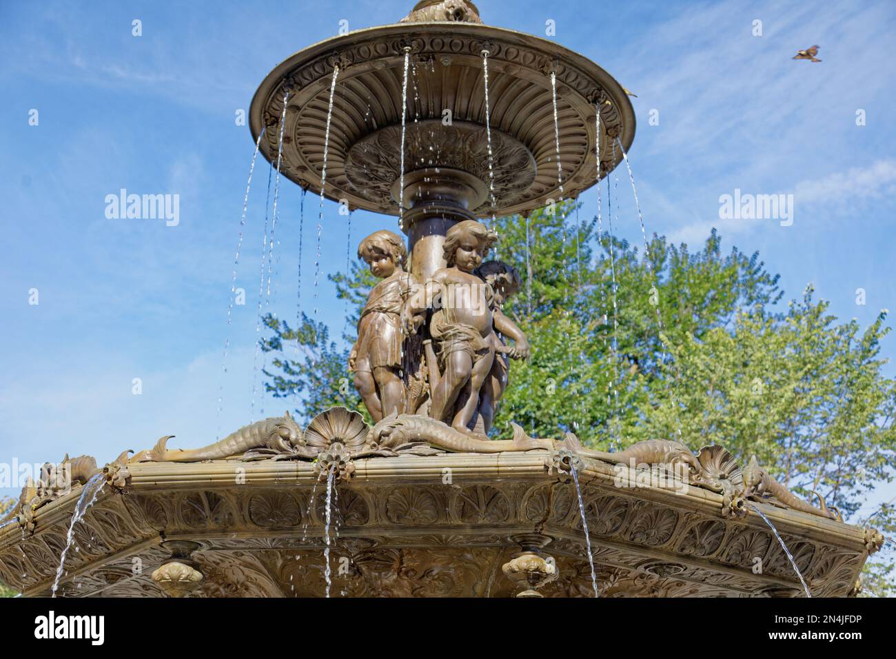 Downtown Boston: Der Brauerbrunnen im Boston Common stellt römische und griechische Mythologiefiguren Neptune, Amphitrite, Acis und Galatea dar. Stockfoto