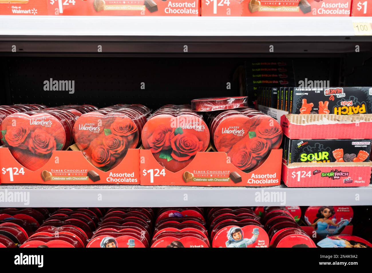 Ausstellung der Elmer-Marke zum Valentinstag mit Pralinen zum Valentinstag. USA. Stockfoto
