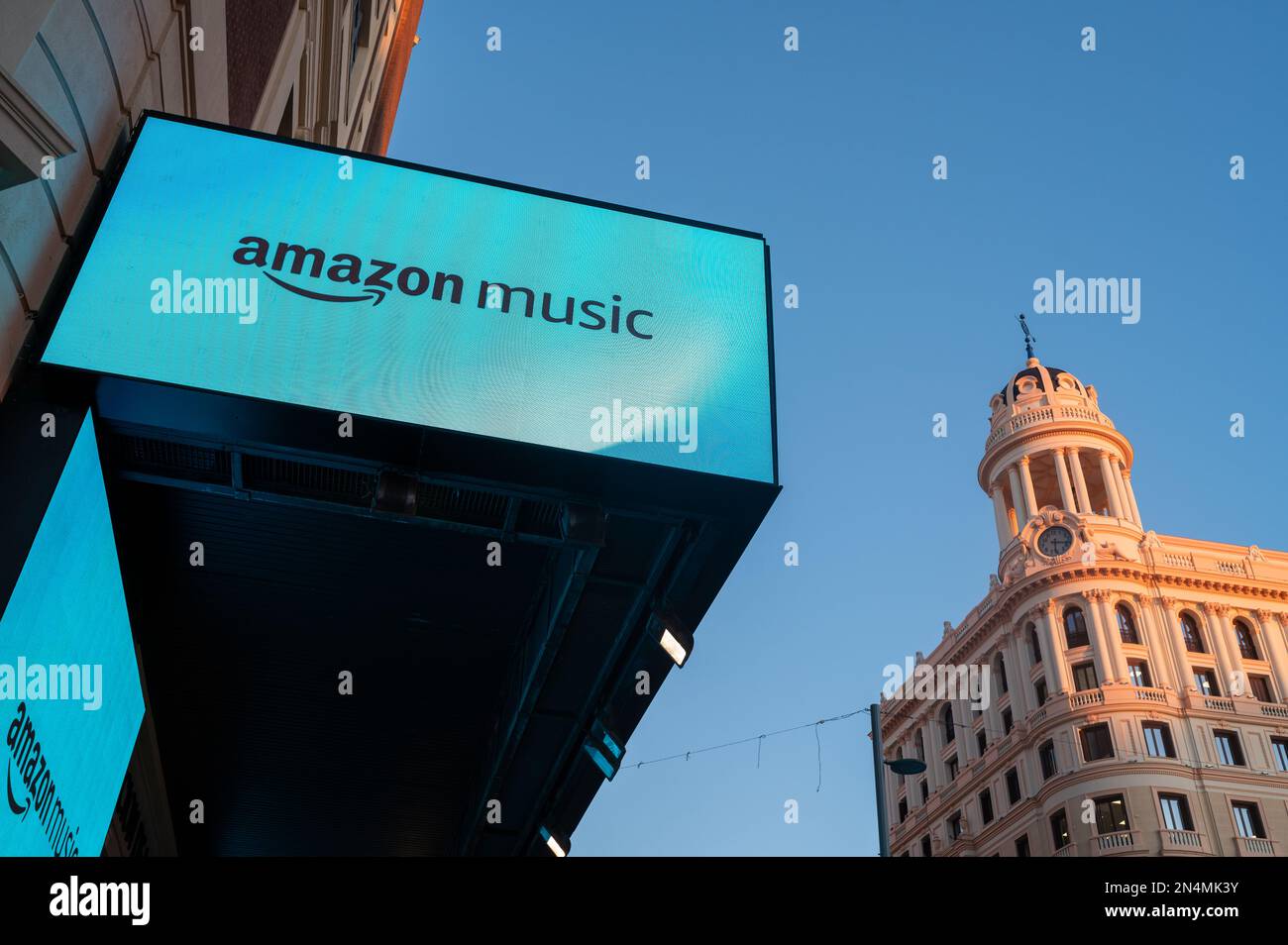 Amazon Music-Bildschirmwerbung in Gran Via, Madrid, Spanien Stockfoto