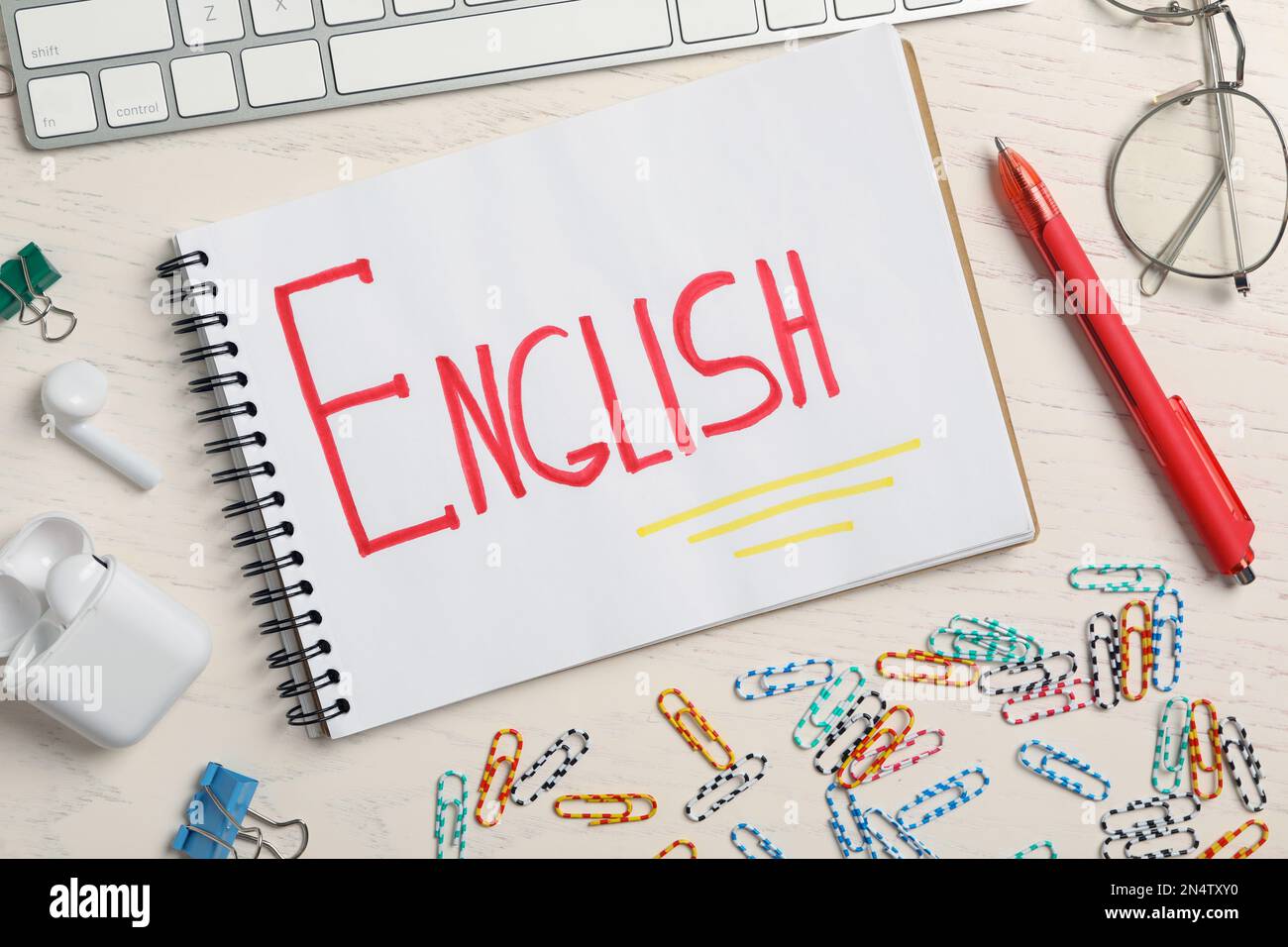 Fließend In Wort Und Schrift Englisch Englische tastatur -Fotos und -Bildmaterial in hoher Auflösung – Alamy
