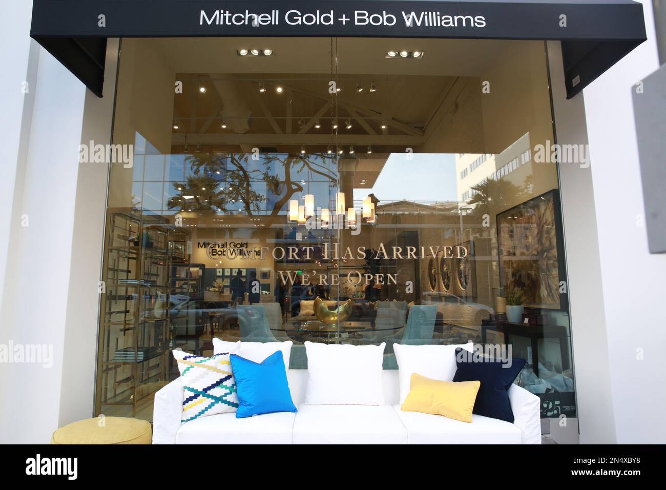 A general view of atmosphere at the Mitchell Gold + Bob Williams celebration of their 25th anniversary and the grand opening of their newest flagship store in Beverly Hills on May 8th. (Photo by Alexandra Wyman/Invision for Mitchell Gold + Bob Williams/AP Images) Stockfoto