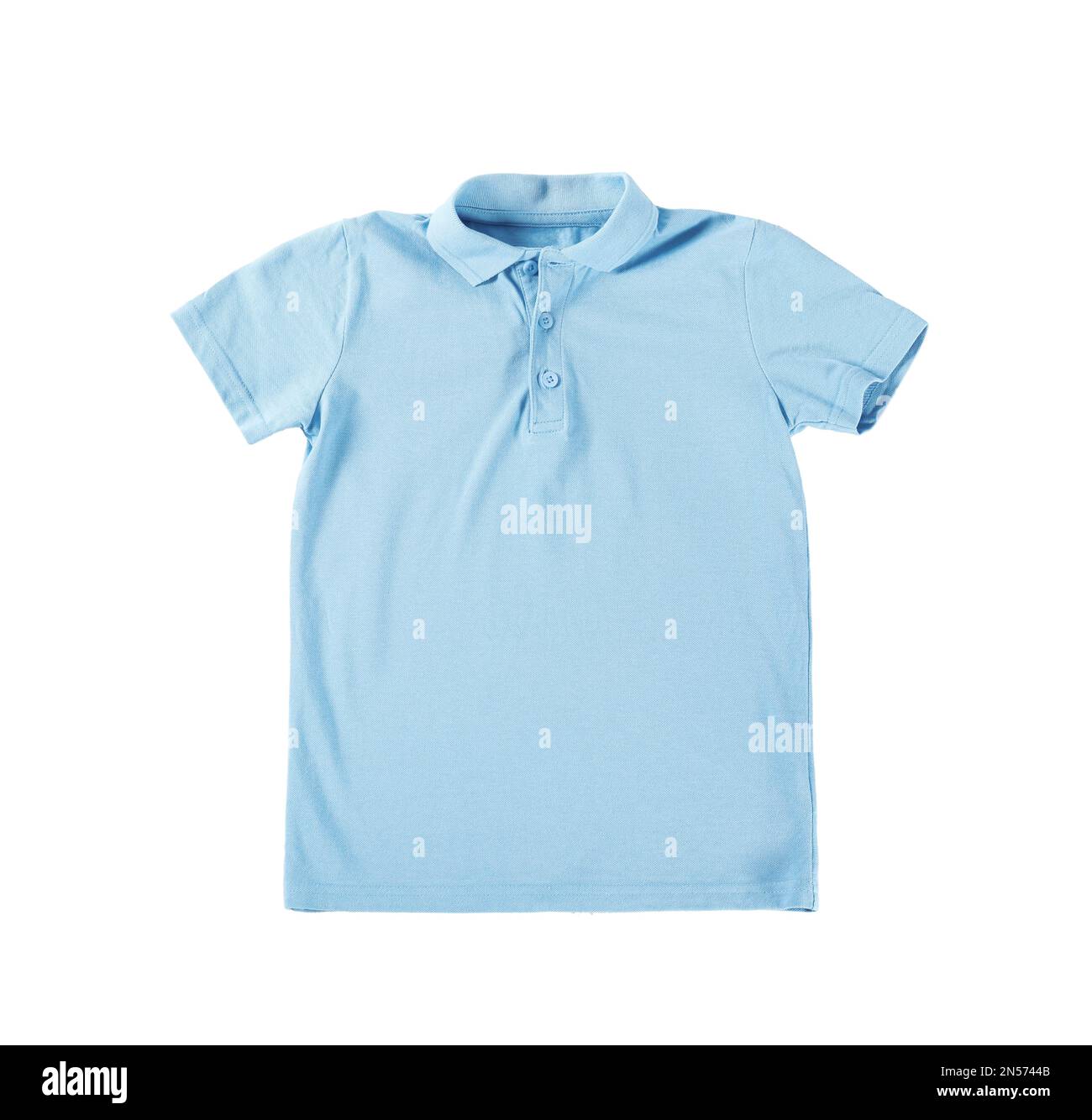 Hellblaues T-Shirt isoliert auf weiß, Draufsicht. Modische Schuluniform Stockfoto