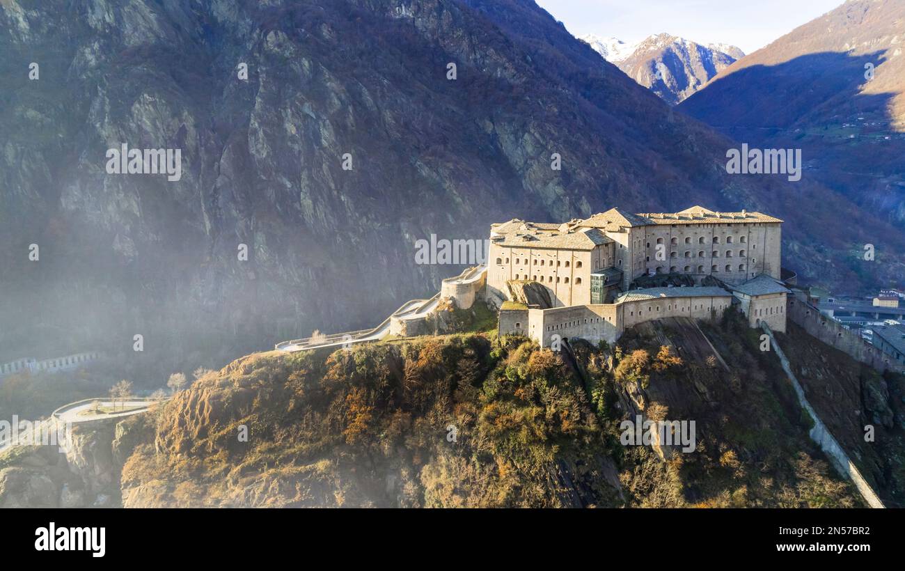 Italien. Berühmte mittelalterliche Schlösser des aostatals - beeindruckendes Barthaus. Draufsicht Stockfoto