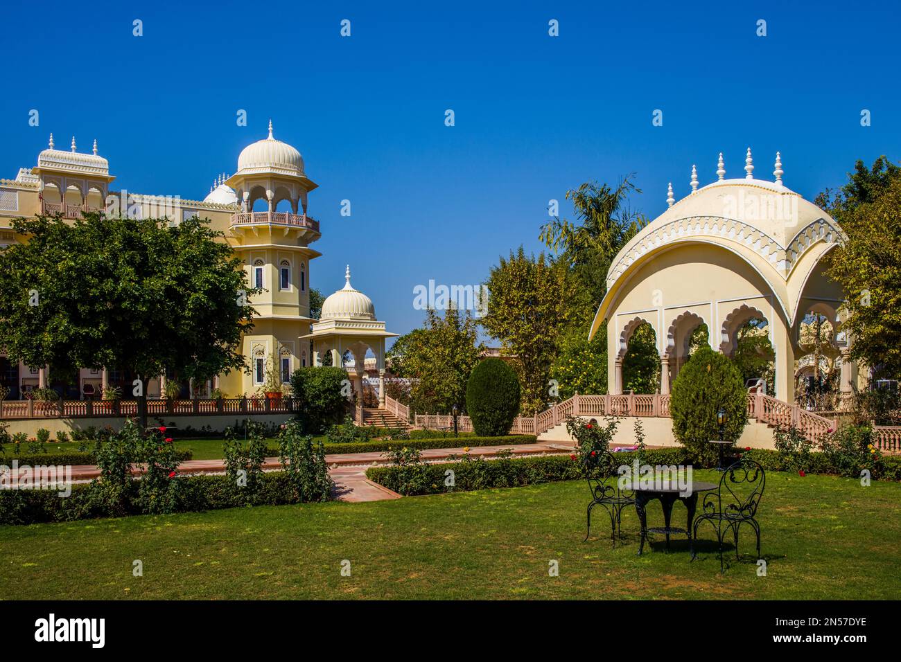 Palace Hotel Nahargarh im Mogul-Stil, Ranthambore, Ranthambore, Rajasthan, Indien Stockfoto