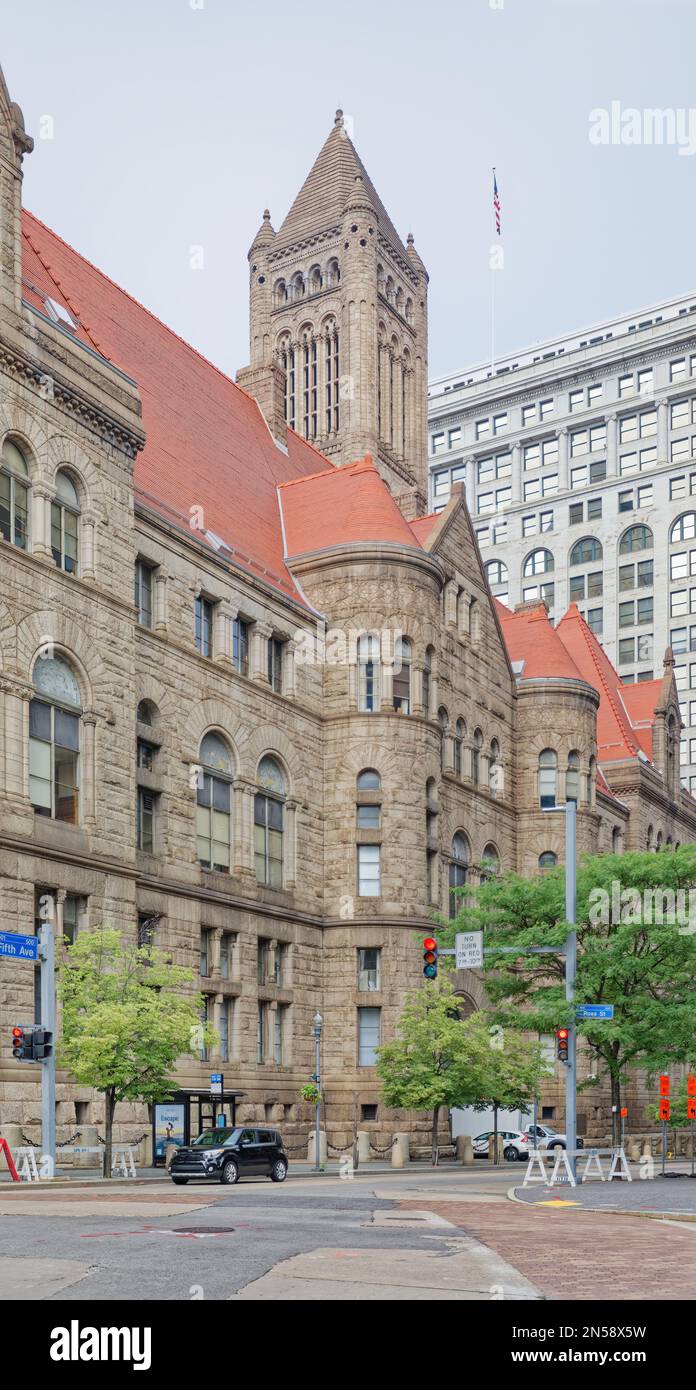 Das Allegheny County Courthouse and Jail an der Grant Street in Pittsburgh zählt zu den wichtigsten architektonischen Wahrzeichen Pennsylvanias. Stockfoto