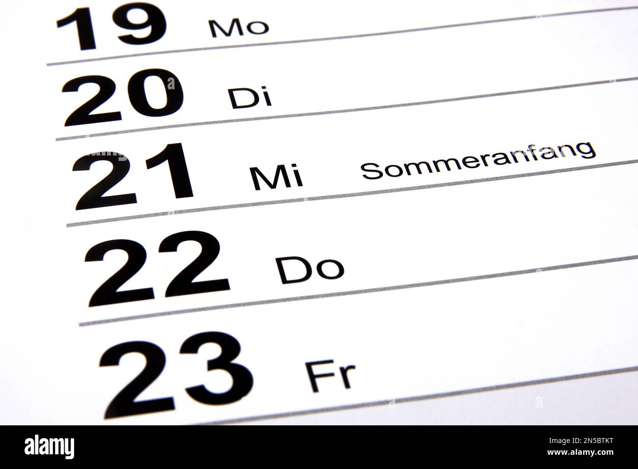 Jahreskalender 2023 auf Deutsch, Anfang Sommer, Juni 21 Stockfoto