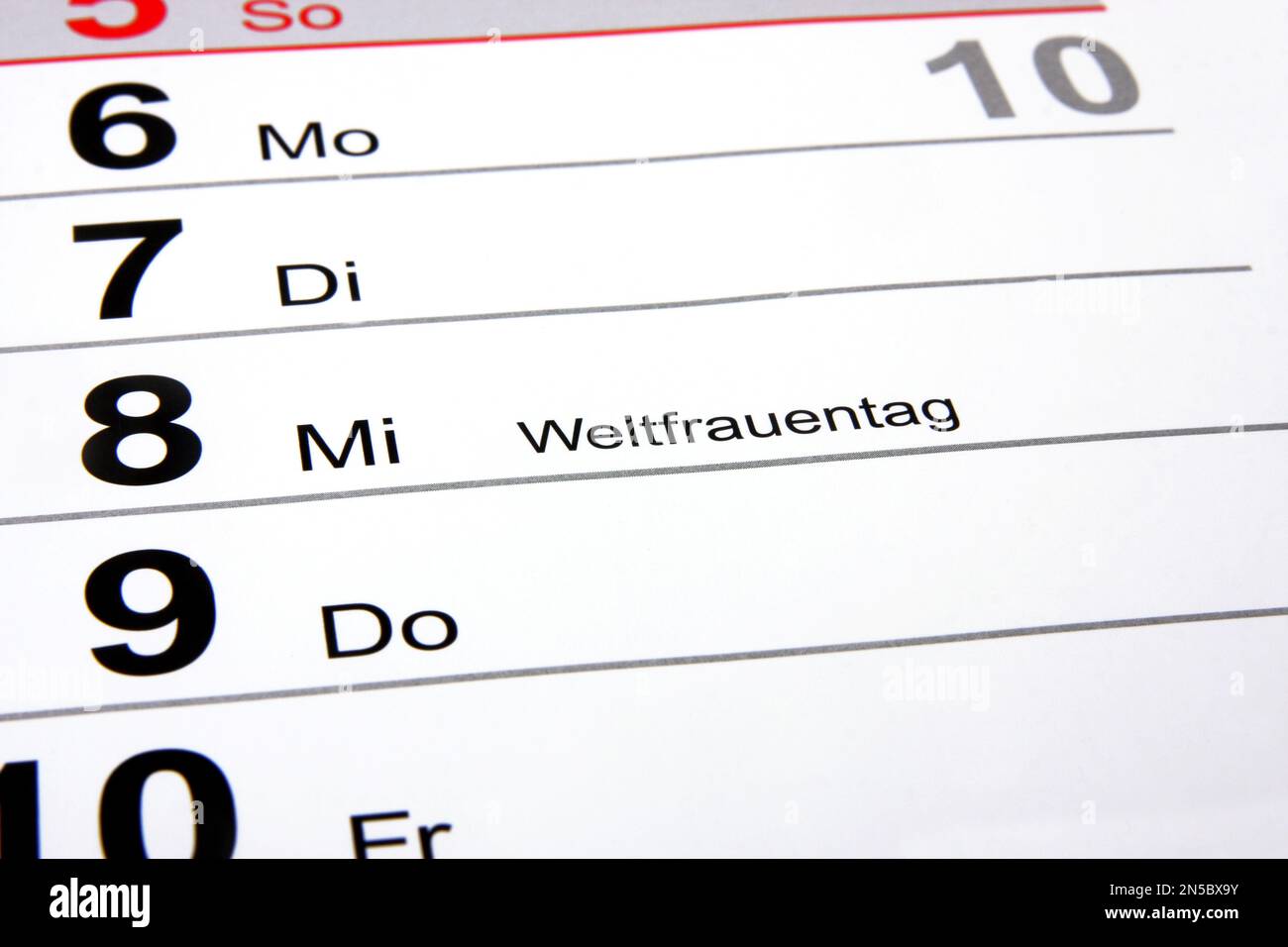 Jahreskalender 2023 auf Deutsch, Internationaler Frauentag Stockfoto