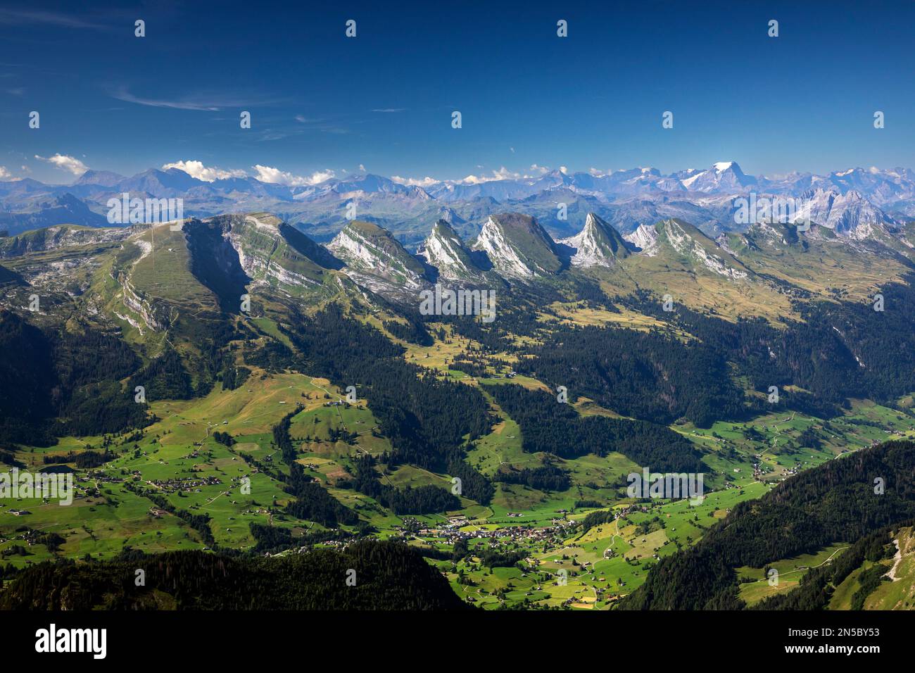 Blick von den Saentis auf den Churfirsten der Appenzellalpen, Schweiz, St. Gallen Stockfoto