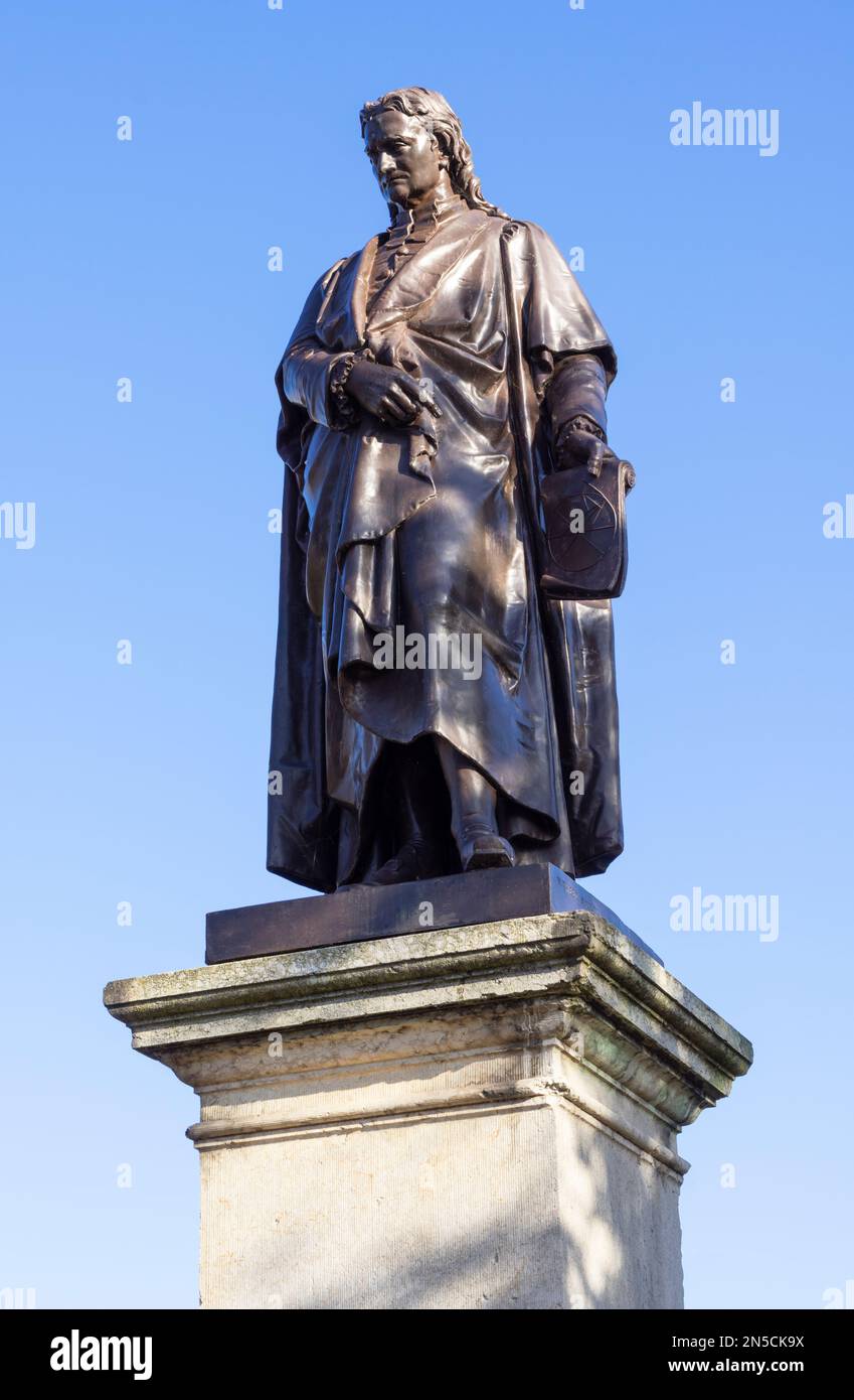 Grantham Lincolnshire Sir Isaac Newton Statue von William Theed auf St. Peter's Hill Grantham Lincolnshire England GB Europa Stockfoto