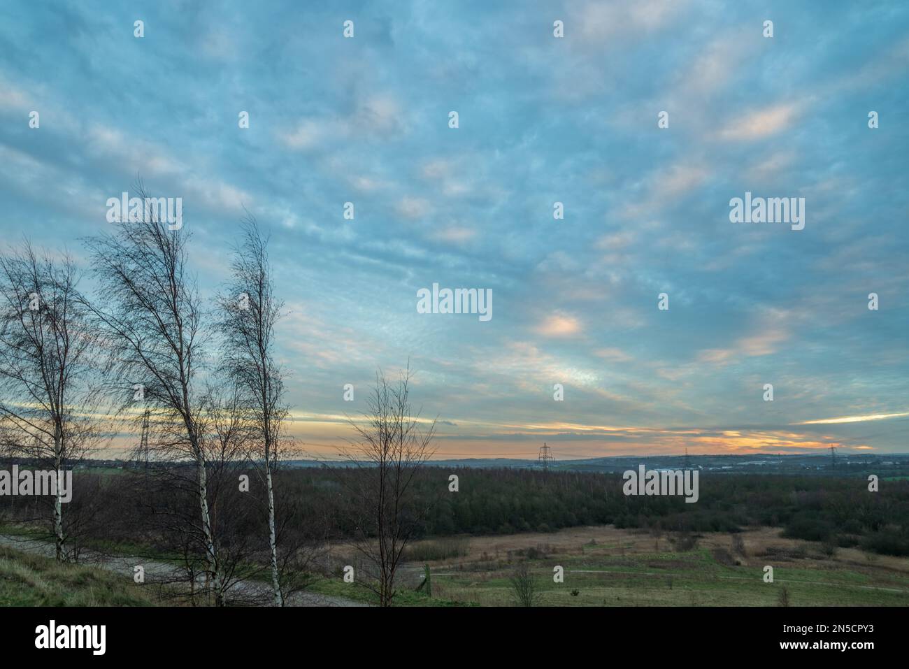 Landschaft Nordenlands mit Abendhimmel in der Abenddämmerung im Februar, Großbritannien Stockfoto